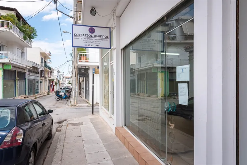 Η είσοδος, Αλλαγιάννη 13 στο Κορωπί